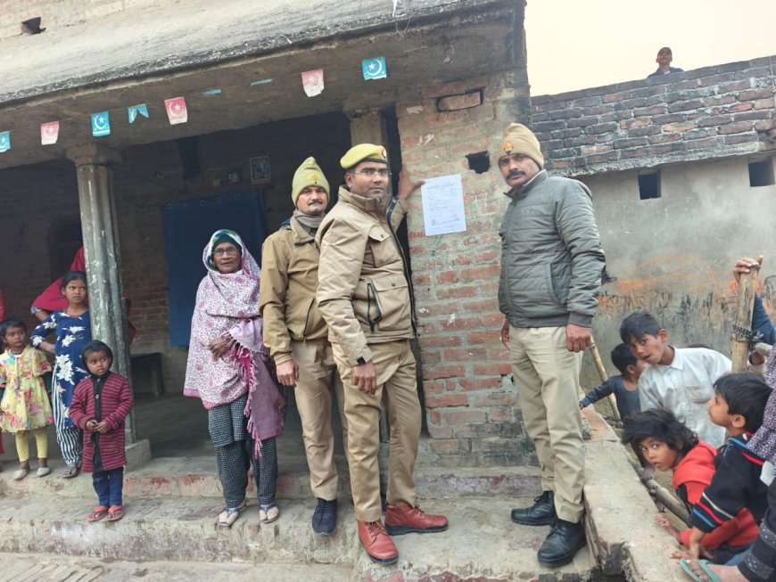 गौवध निवारण अधिनियम के फरार अभियुक्त के घर कुड़की का नोटिस चस्पा