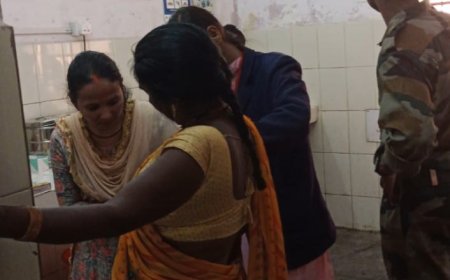 बच के रहना रे.....दाई लगा रही एंटी रैबीज़ वैक्सीन ?