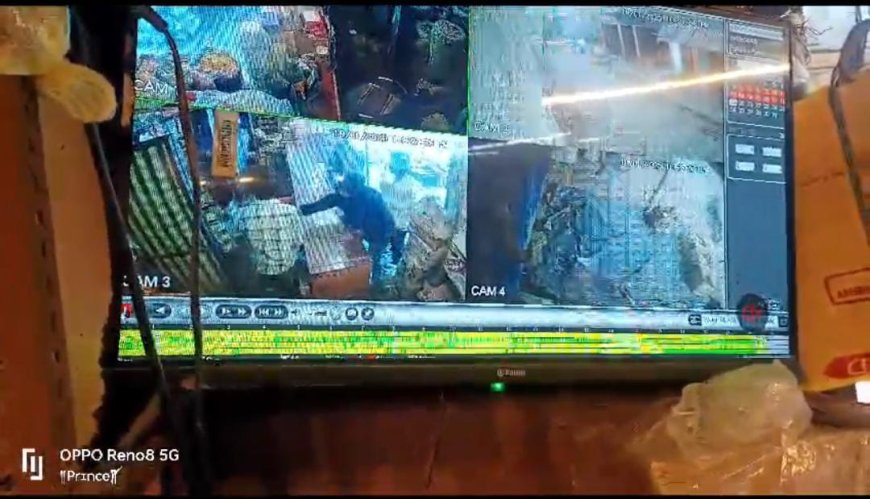 अज्ञात युवकों ने की दुकान में घुसकर दुकानदार के बेटे की पिटाई