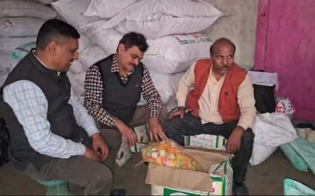 एक्सपायरी तेल व प्रतिबंधित रंग से हो रहा था खाद्य पदार्थों का उत्पादन, फूड विभाग ने की छापेमारी