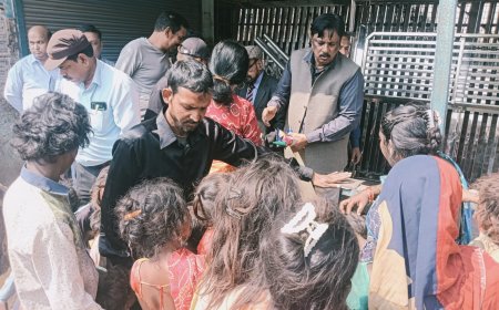 बांसफोड़ समाज के बच्चों के संग मनाई होली,बांटा पिचकारी रंग व चॉकलेट