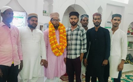 मदीना मस्ज़िद में तरावीह नमाज , मुक़म्मल हुई कुरान पाक