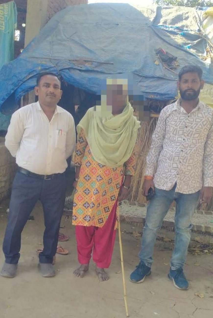 समाजसेवी ने गरीब विधवा महिला को दी आर्थिक सहयोग