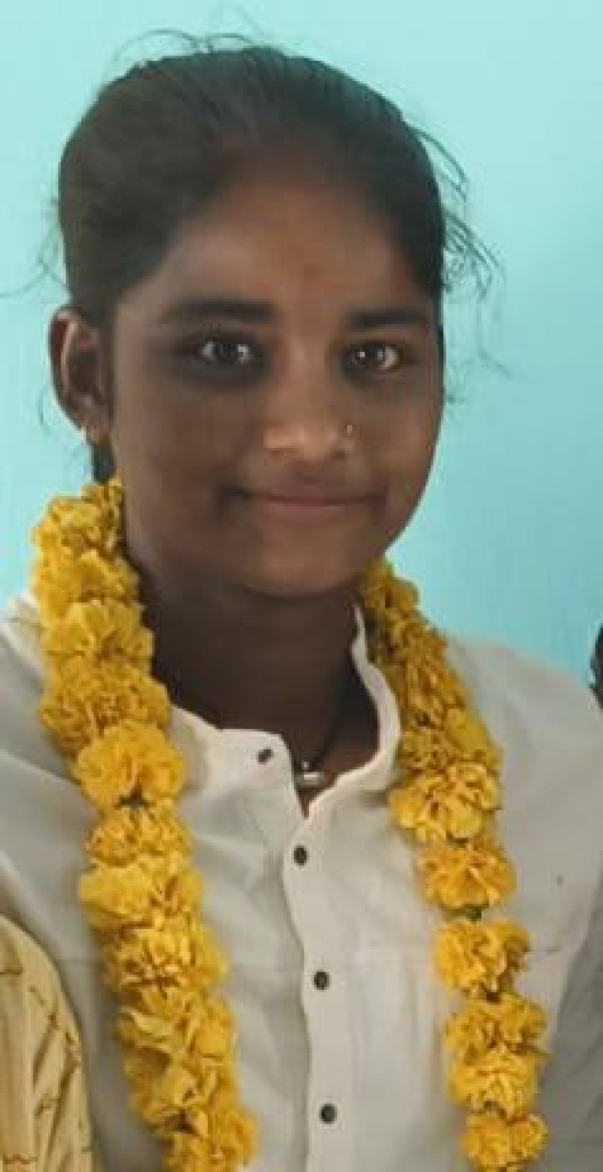 इंस्पायर अवार्ड परीक्षा में सफल प्रिया को फूलमाला पहनाकर किया सम्मानित