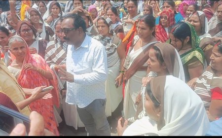 जानें क्या हुआ... जब आशाओं ने जड़ दिया अस्पताल गेट पर ताला, सड़क जाम कर किया विरोध प्रदर्शन