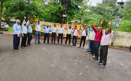 निजीकरण के विरोध में 22 जून को लखनऊ में  होगी महापंचायत, विद्युत कर्मियों की तैयारी बैठक सम्पन्न