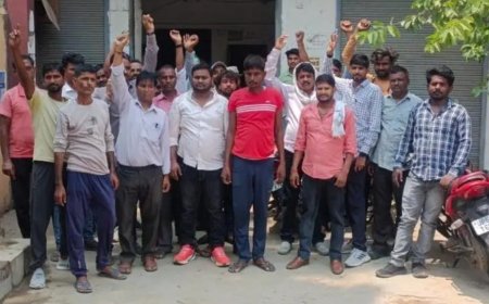 वेतन कटौती से नाराज संविदा कर्मियों ने किया धरना-प्रदर्शन