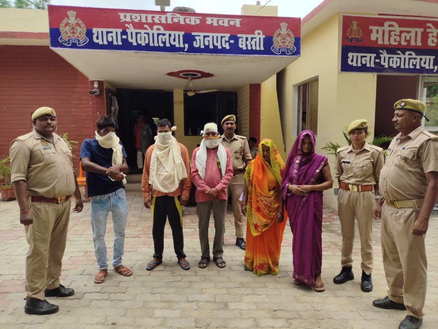 हत्या में प्रयुक्त चाकू व डंडे के साथ पुलिस के हत्थे चढ़े अभियुक्त