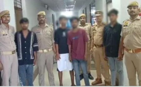 चोरी की बाइक के साथ चार शातिर चोर गिरफ्तार,बाइक भी बरामद