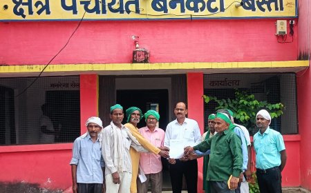 स्कूलों के विलय पर रोक लगाने सहित पांच सूत्रीय मांगों को लेकर सौंपा ज्ञापन