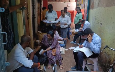 फूड विभाग की टीम ने साहबगंज में नकली मसाले की फैक्ट्री पर की छापेमारी,लिया नमूना