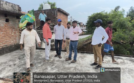 राजस्व टीम ने चूना व पेंट लगवाकर किया तालाब पर अवैध कब्जे का निर्धारण