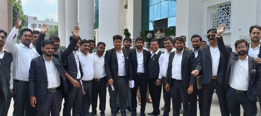 भ्रष्टाचार की शिकायत पर अधिवक्ता के घर नगर निगम ने की ध्वस्तीकरण की कार्रवाई