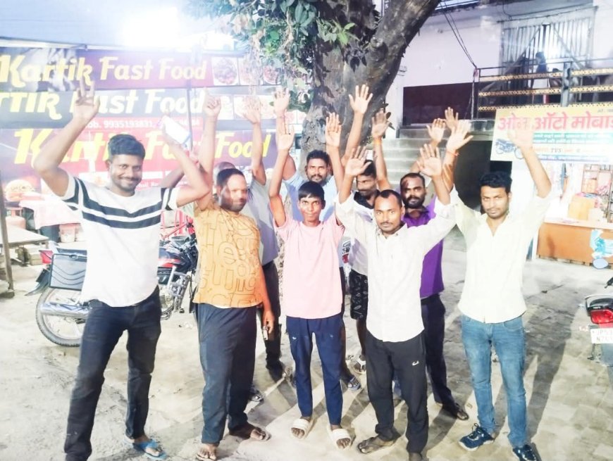 सूखे पेड़ कटवाने को लेकर ग्रामीणों ने प्रदर्शन