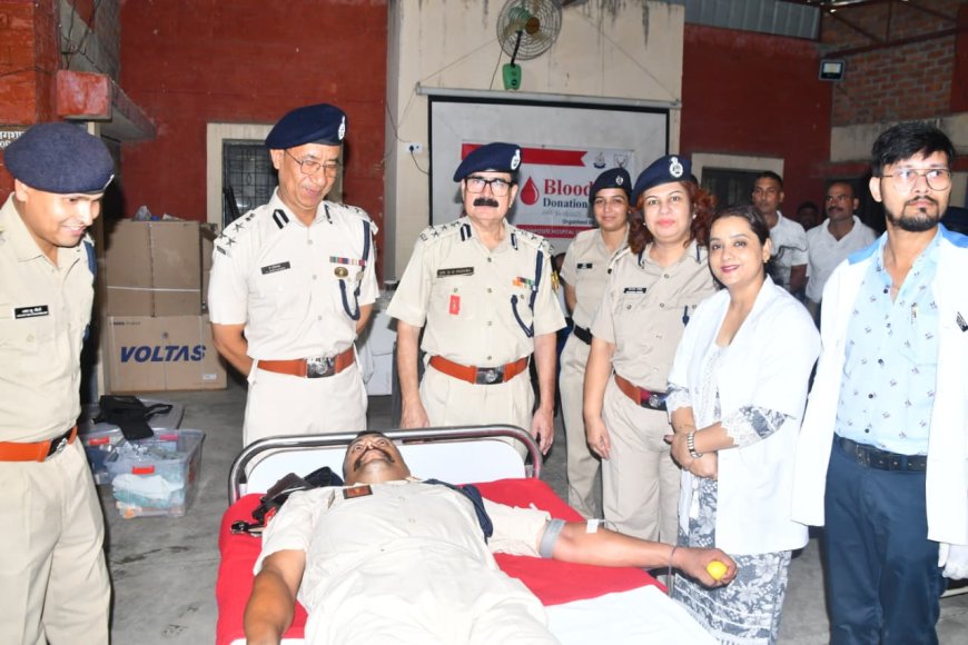 रक्तदान से एक साथ बचा सकते है तीन जान :डा० डी.के मिश्रा