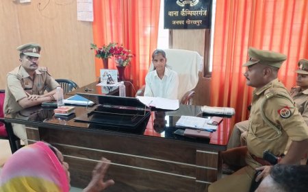 एक दिन की थानाध्यक्ष बनीं छात्रा ने सुनी समस्याएं