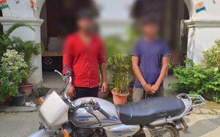 चोरी की मोटरसाइकिल के साथ दो अभियुक्त गिरफ्तार
