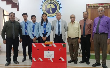 आईटीएम गीडा के छात्रों ने बनाया सोलर एंटी-पॉल्यूशन रोड डिवाइडर