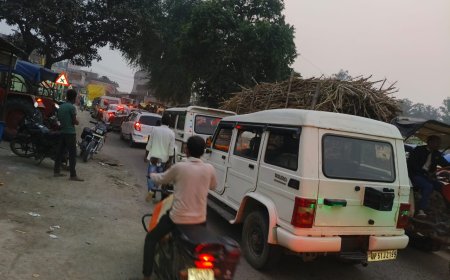 तिराहे पर लगा भीषण जाम, घण्टों फंसे राहगीर