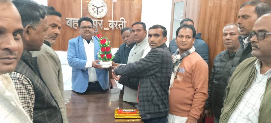 सफाई कर्मचारियों ने बीडीओ व एडीओ तथा सचिवों से की शिष्टाचार भेंट