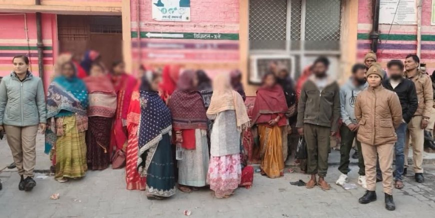 पुलिस ने डकैती गिरोह का किया भंडाफोड़, 3 पुरुष व 30 महिलाएं गिरफ्तार