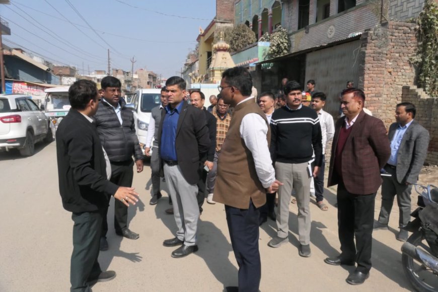 मंडलायुक्त ने हड़हवा रेलवे लाइन फ्लाइओवर का किया निरीक्षण