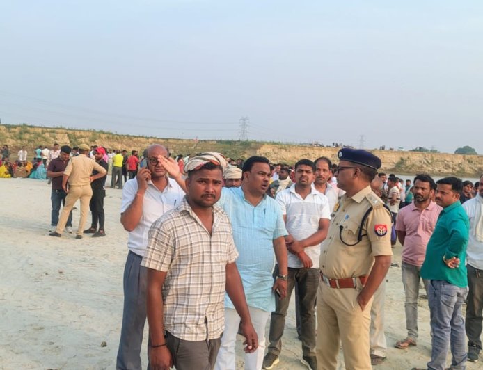 नदी में नहाते समय तीन युवक डूबे, गोताखोरों का सर्च ऑपरेशन जारी