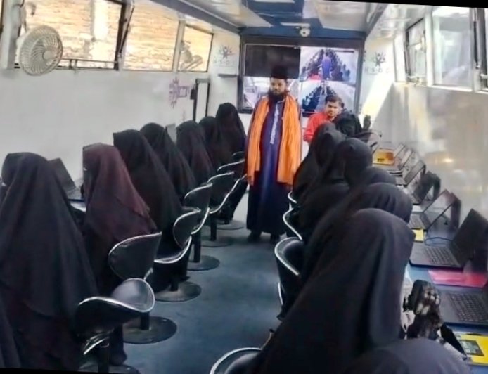 कौशल रथ से मदरसे के बच्चों के कौशल में आएगा निखार