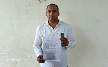 विद्यालय ना आने के बदले सुविधा शुल्क लेने का आरोप, मामला गरमाया