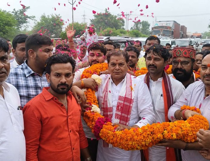 भाजपा क्षेत्रीय अध्यक्ष विनोद राय का ज़ोरदार स्वागत, कारगिल शहीद स्तम्भ पर किया नमन