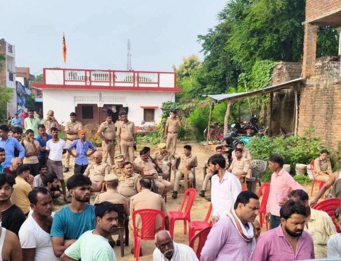 चारपाई की पटिया से हमले में हुई युवक की मौत, तीन  पर आरोप