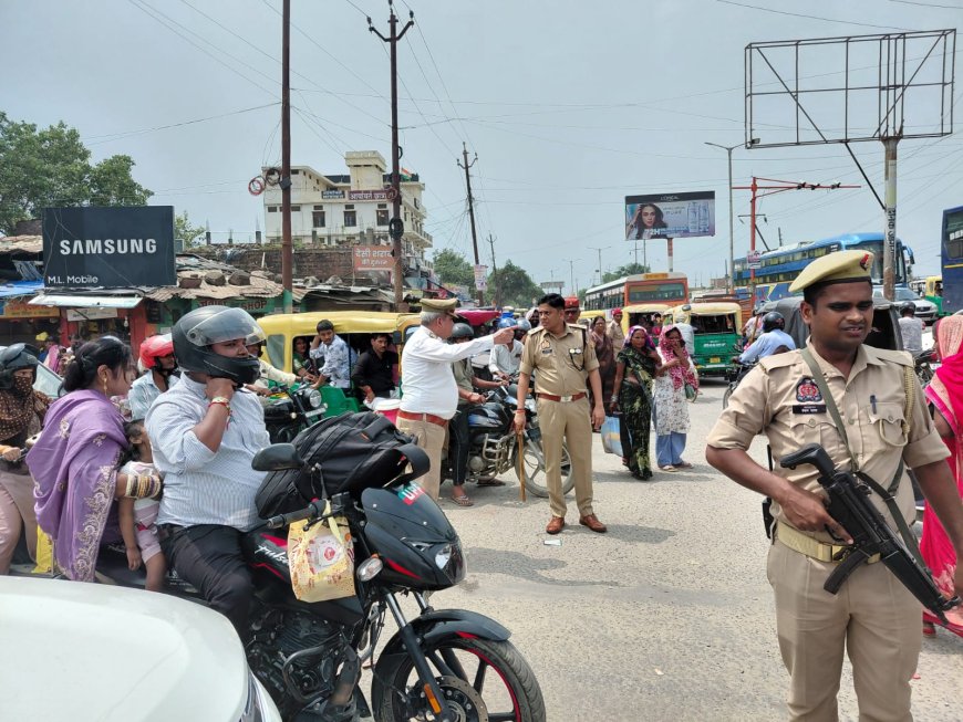 रक्षाबंधन पर सड़क पर उतरे एसएसपी, नौसड़ चौराहे पर खुद संभाली ट्रैफिक की कमान